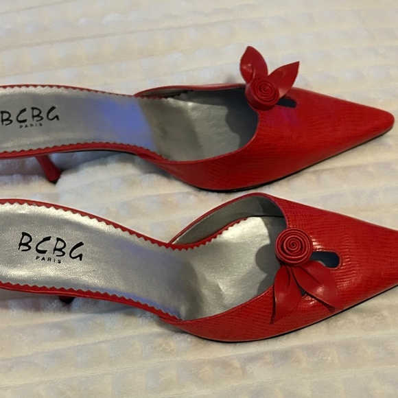 BCBG Shoes - Picture 4 of 8